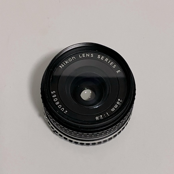 Nikon Wide Angle Lens - Picture 1 of 4